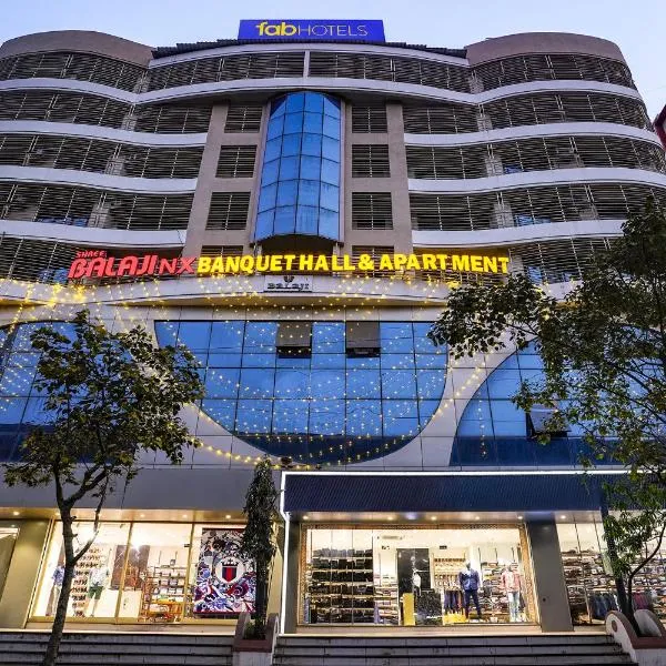 FabHotel Shree Balaji NX Banquets & Apartment, hotel v Bombaji