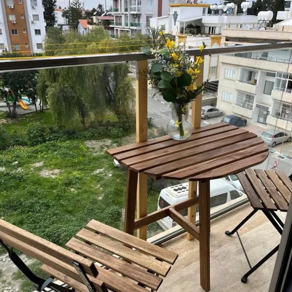Lotus REZİDANCE 2oda1salon, Hotel in Kyrenia