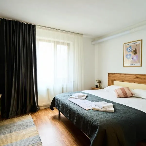 Botanical garden and Airport Studio Combo, hotel in Chişinău