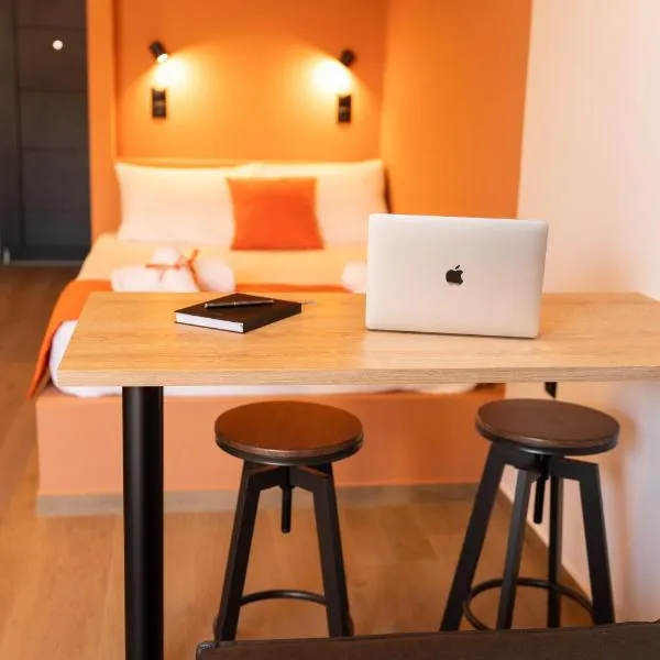 Orange Luxury apartment in agrinio, hotel v destinaci Agrinion