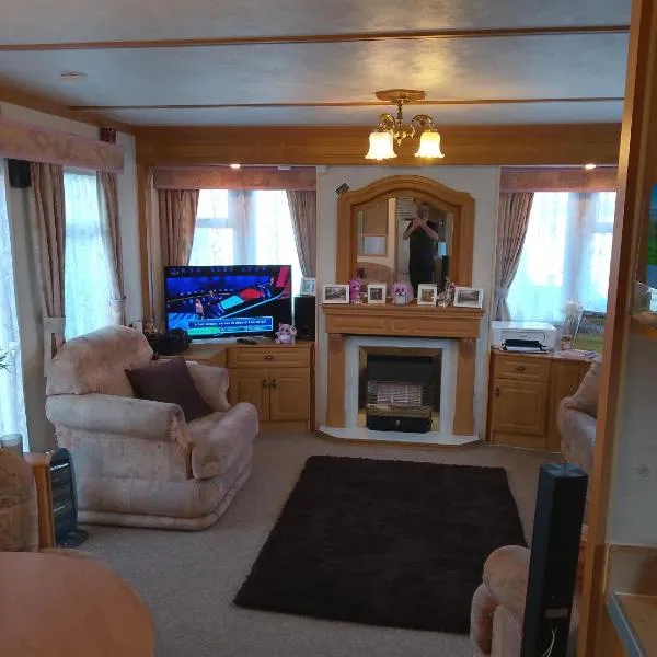 warden springs caravan park MS16 Thornhill road, Eastchurch,ME124HF, hotel en Sheerness