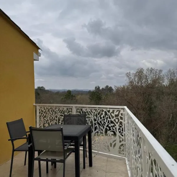 Chambre hotes avec vue panoramique sur la foret, hotel v destinaci Digne-Les-Bains