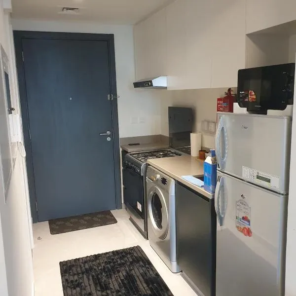 Snazzy Studio, Cozy & Exquisite, hotel in Sharjah