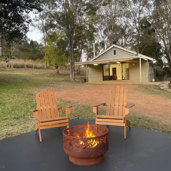 Farm Stay - 2 Bedroom cottage, hotel v destinaci Murphys Creek