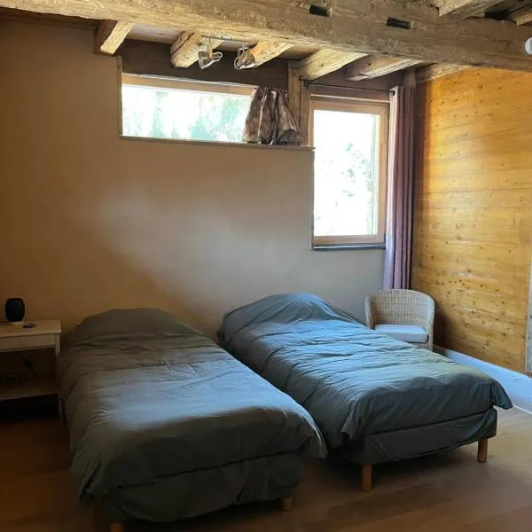 Gite les 4 Saisons - chambre Eté, hotel em Ombre