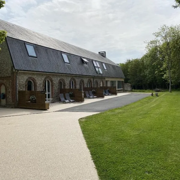Chambres d'Hôtes Aux Ecuries du Chateau, hotel v destinácii Contremoulins