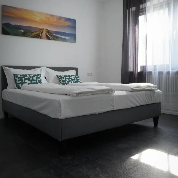 Space Hotel Double Rooms, ξενοδοχείο στην Καρλσρούη