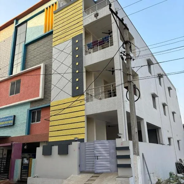 Annamaiah Premium & Grand - 2 & 3 BHK Apartments for Families - Homestay & Home Food Service, hotel v destinaci Tirupati