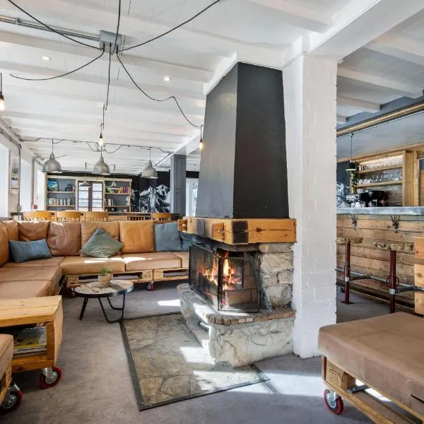 CHALET AUBERGE - Les Mélèzes, hotel v destinácii Tignes