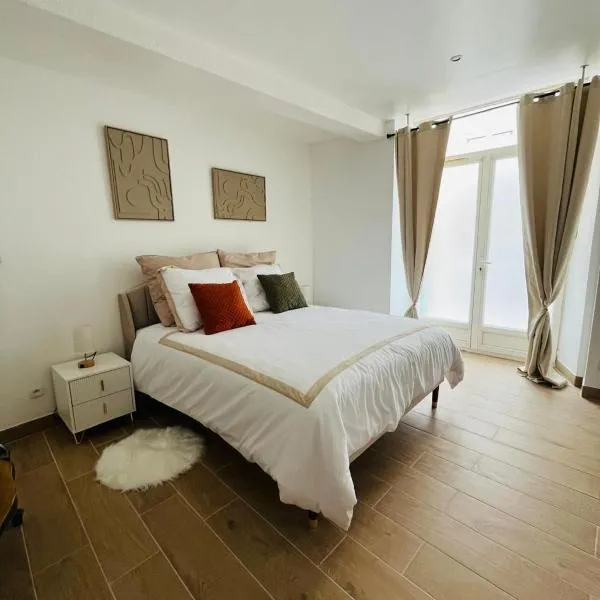 Studio neuf 50m2 dans le centre, hôtel à Les Mées