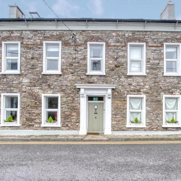 Abbey View Apartment in the heart of Youghal, hotel in Youghal