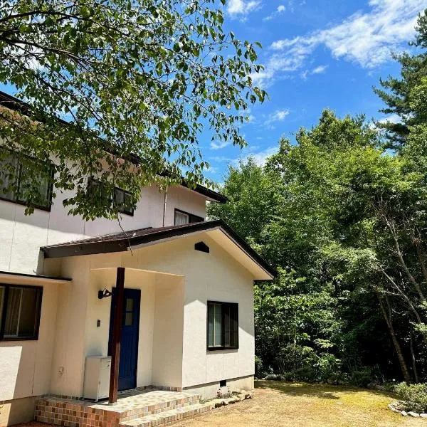 森の中のおうちカフェベッドIntiGarden, hotel in Azumino