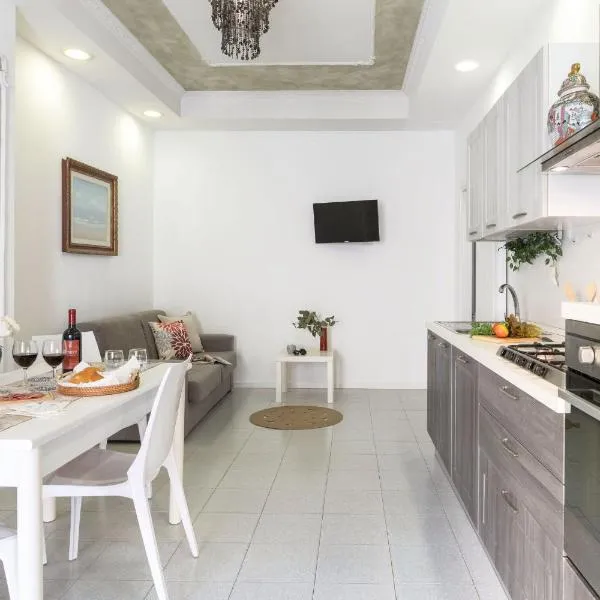 Italian Experience-La Rondine Apartment, hotel in Porto Recanati