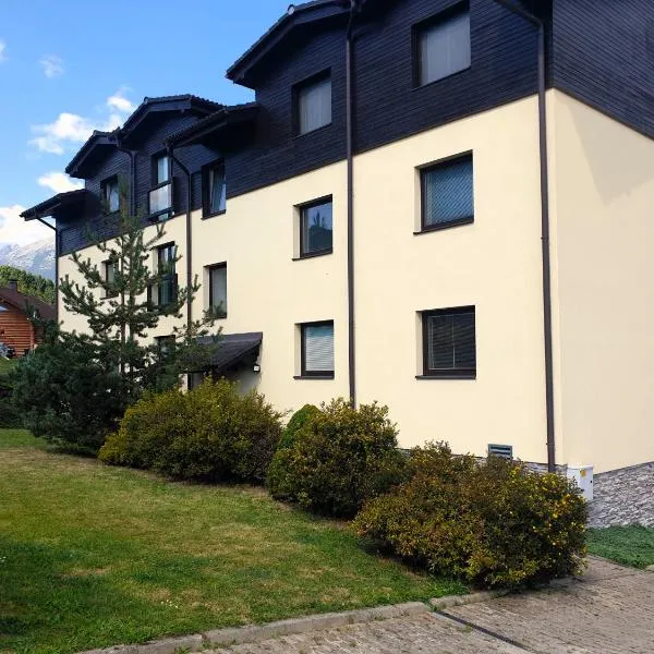 APARTMÁN SLAVKOV home & parking, hotel in Nová Lesná