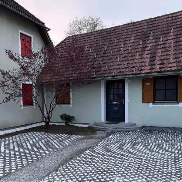 Hiška HOME- TERME ČATEŽ - VKLJUČENE KOPALNE KARTE, hotel v destinaci Čatež ob Savi