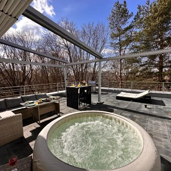 Skyhouse Riga Superior Penthouse & SPA, khách sạn ở Rīga