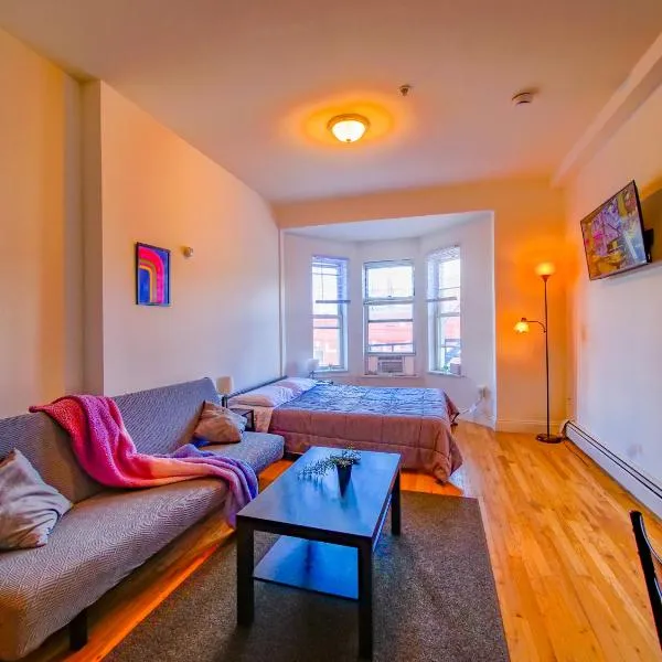 Deluxe Studio minutes from NYC!, hotel in Union City