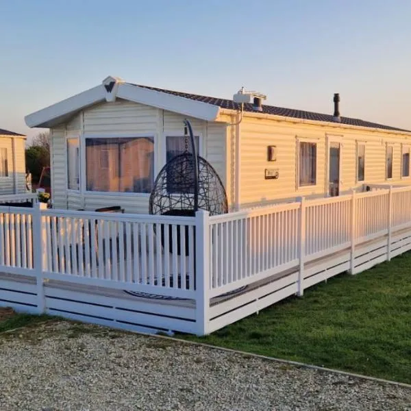HolidayLet 24 Bude Newperran Holiday Park, hotel v destinaci Cubert