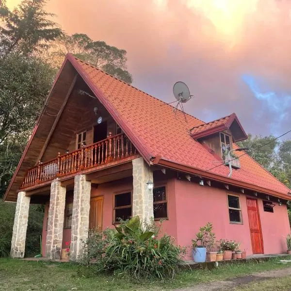 Mountain Chalet with Valley View, hotel in Alajuela City