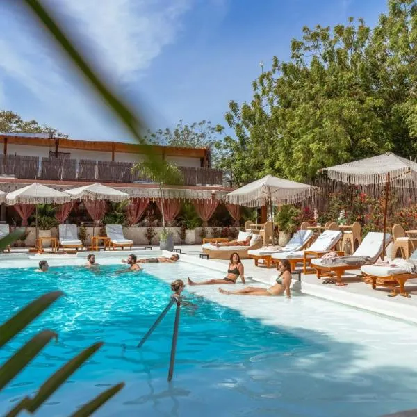 Bora Bora Beach Club Cartagena, hotelli kohteessa Isla Grande