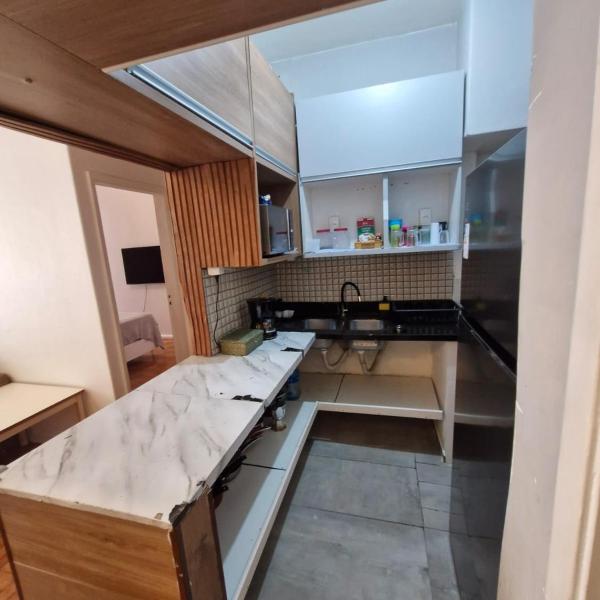 ipanema general osório, 70m2, 2 Quartos com camas queen, 2 Banheiros, cozinha americana, Ar Condicionado, Moderno, Silencioso, Internet 700mbps, TV Smart, portaria 24h e do lado da Praia Ipanema e Metro - Foto 4