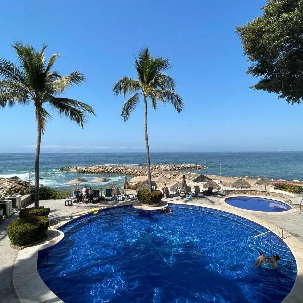 Ocean Front, 3 bedroom, 3 bathroom, Casa Natalia, Playa Esmeralda, hotel v destinaci Puerto Vallarta