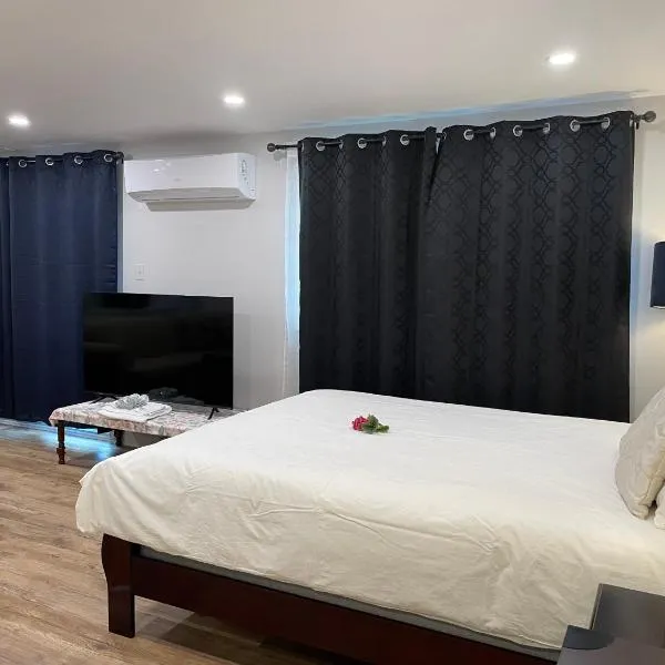 Quiet and Private Bachelor Unit, hotel in Halifax