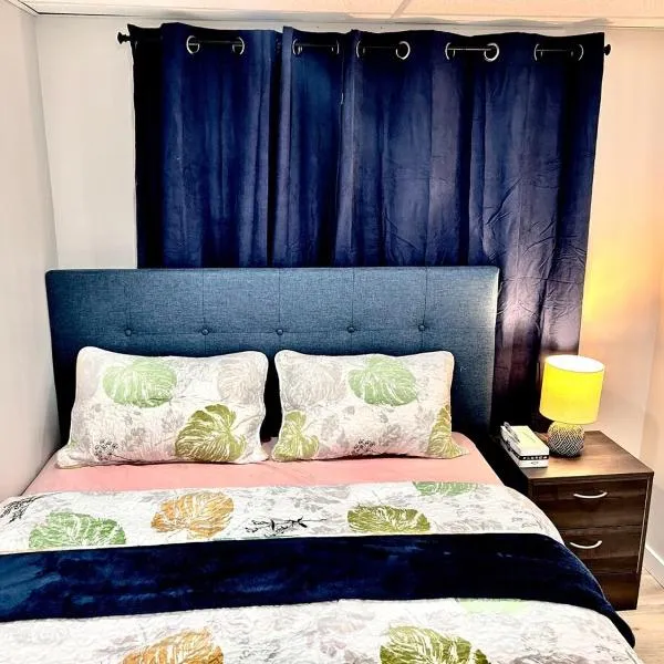 Two Bedroom Basement Suite With Private Entrance & Free Parking, hotel in Winnipeg