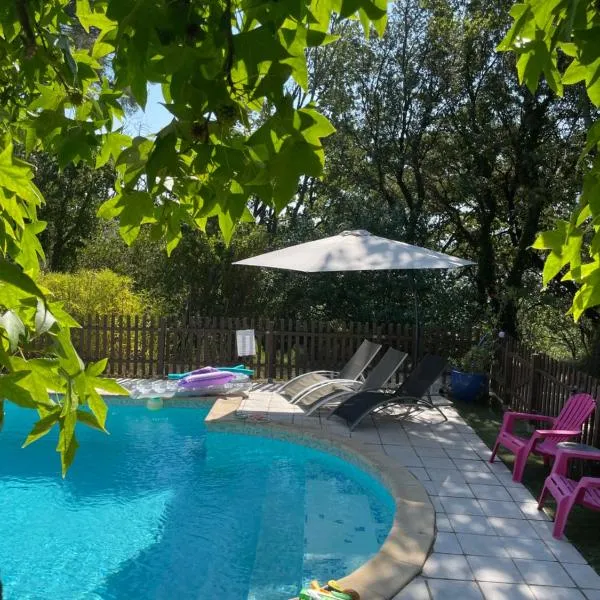 Maison au cœur des bois Pich Home Serenity, hotel in Miramas
