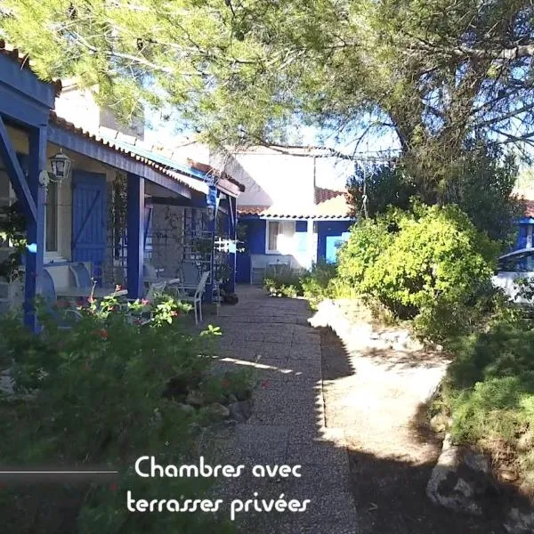 Hotel Des 4 Vents "Esprit Camargue" Parking Privé securisé, hotel in Aigues-Mortes