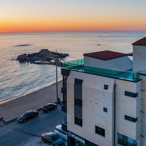 Gangneung Dolgorae Spa Pension, хотел в Гангнеунг