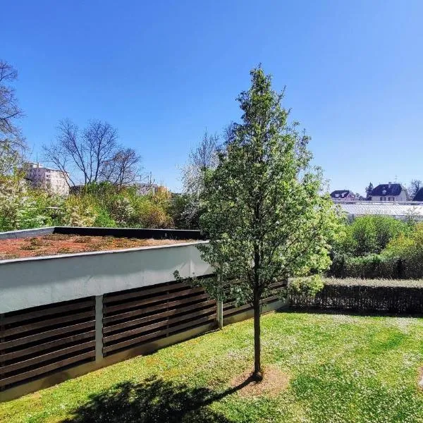 Le Salluste cosy T2 with balcony in Strasbourg, hotel ve Štrasburku