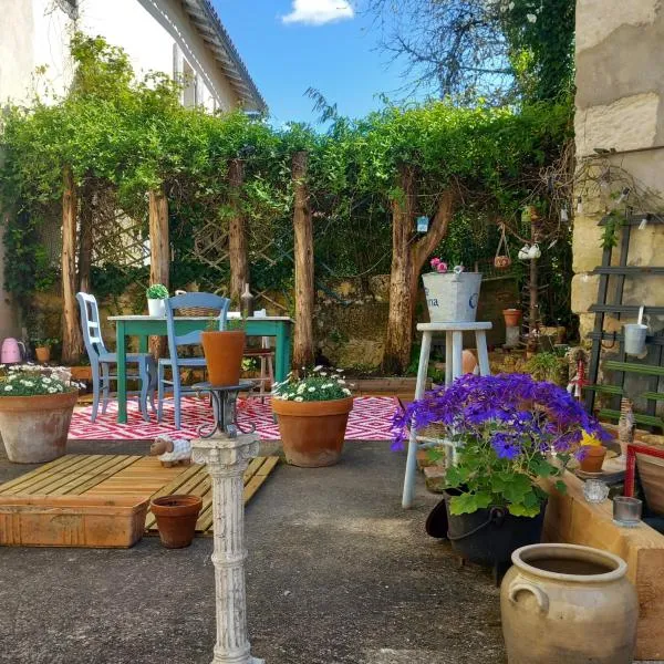 La maison aux livres, hotel v destinácii Rioux-Martin