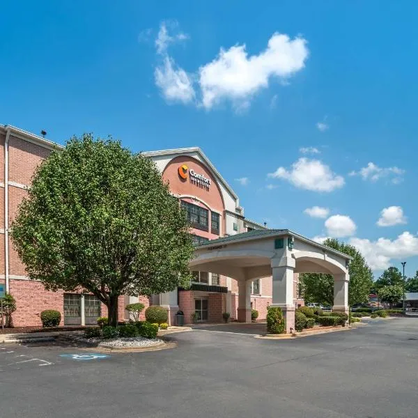Comfort Inn & Suites Lake Norman, hotel v destinaci Cornelius