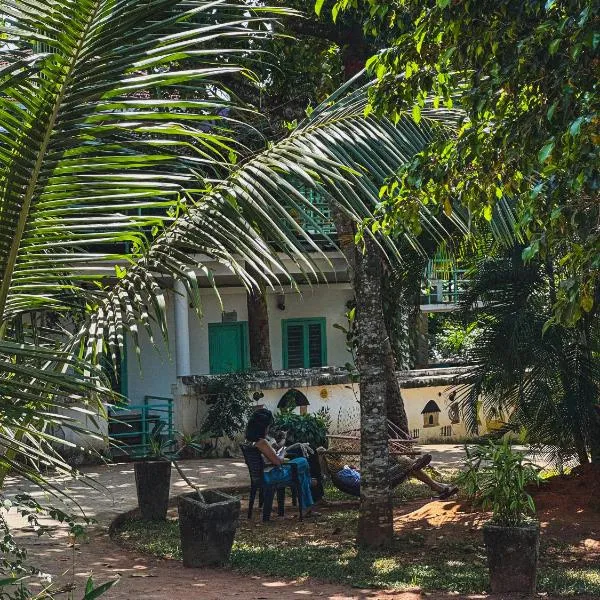 Molly's Hostel, hotel v destinaci Varkala