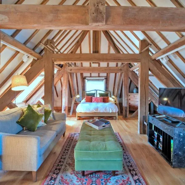 Finest Retreats - The Loft at Brackley Town Hall, khách sạn ở Brackley