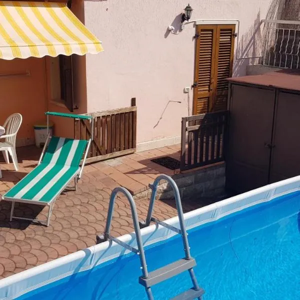 Casa PO LAZISE – hotel w mieście Lazise