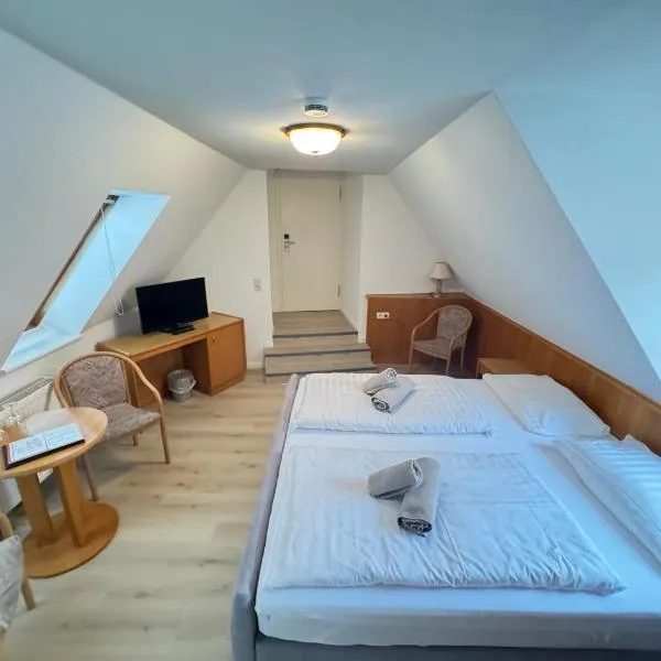 Hotel Müritzlicht, hotel v destinaci Waren