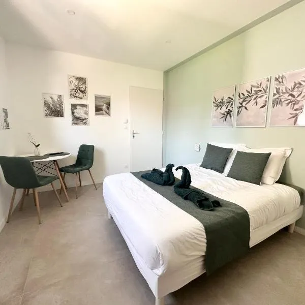 Chambre avec coin repas & fitness, hotel v destinaci Beynost
