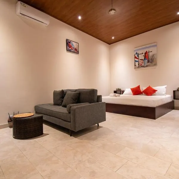 Surfside Apartments - Playa Carmen, khách sạn ở Santa Teresa Beach
