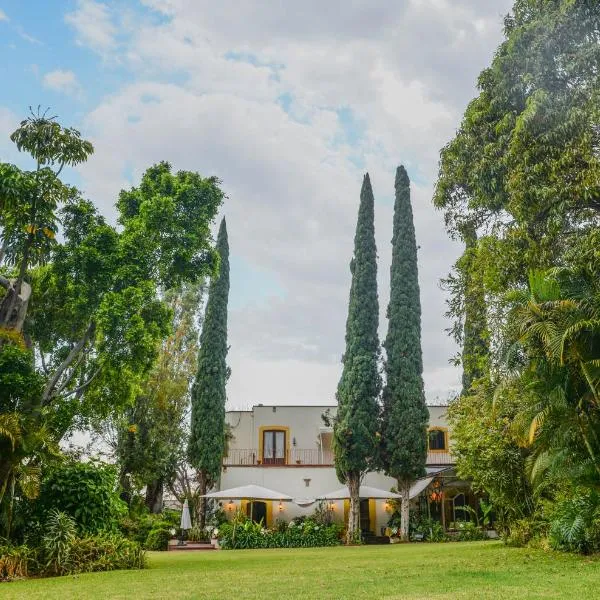 Hotel Hacienda Los Laureles, מלון בוואחקה סיטי