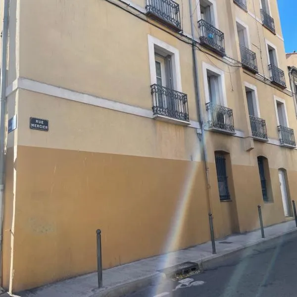 Appartement entier en cœur de ville, hotel a Sète