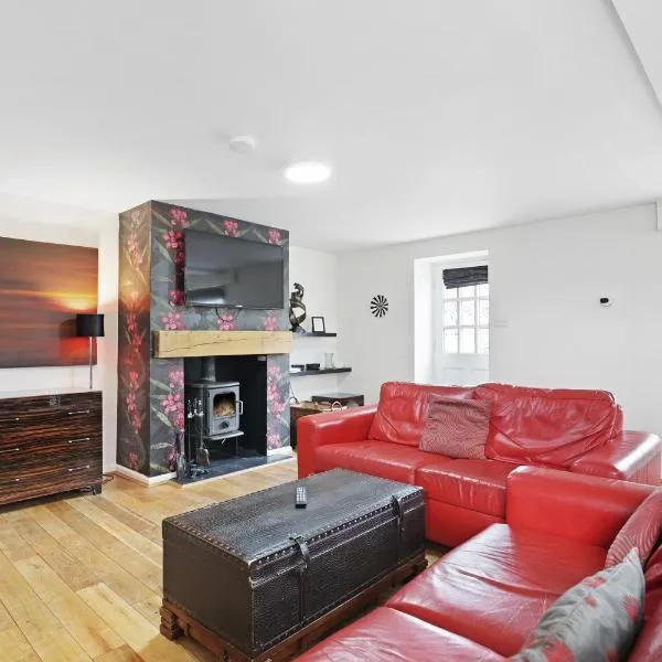 Barn Cottage - North East Escapes, hotel in Bamburgh