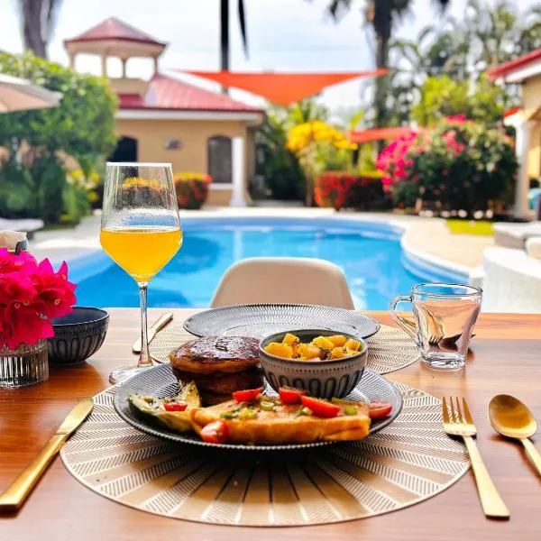 Las Brisas Resort and Villas, hotel in Jacó