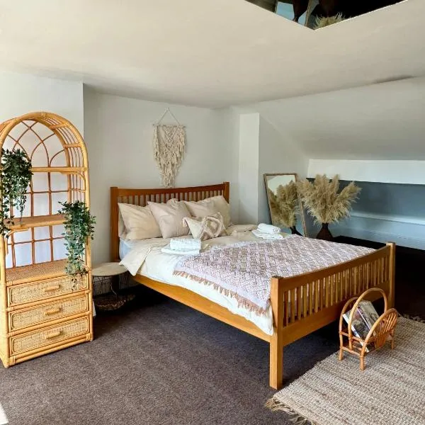 Beautiful Bohemian Double Bedroom in Birmingham, hotel v Birminghamu