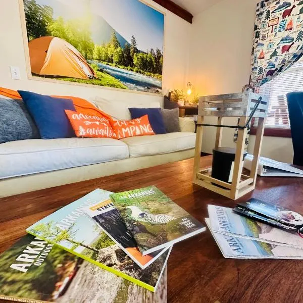 Cedar Creek Cabins #3, hotel in Eureka Springs