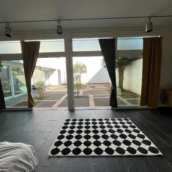 Hideaway Leverkusen, hotel di Leverkusen