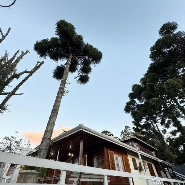 Pousada Pinheiro Real - Aconchego na Montanha, hôtel à Campos do Jordão