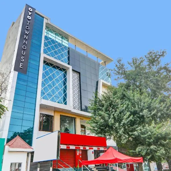 Super Collection O Hotel Blueline, hotel in Juhi Bari