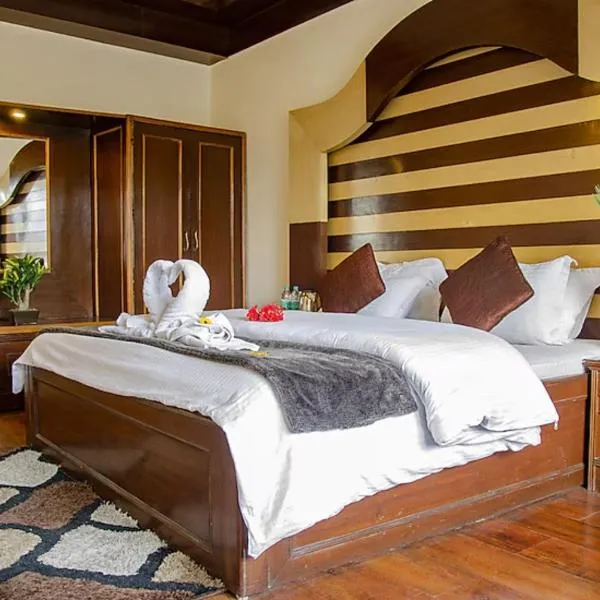 MUSSOORIE HOTEL A B H I N A N D A N near mall road - Best Hotel In Mussoorie, hotel di Mussoorie